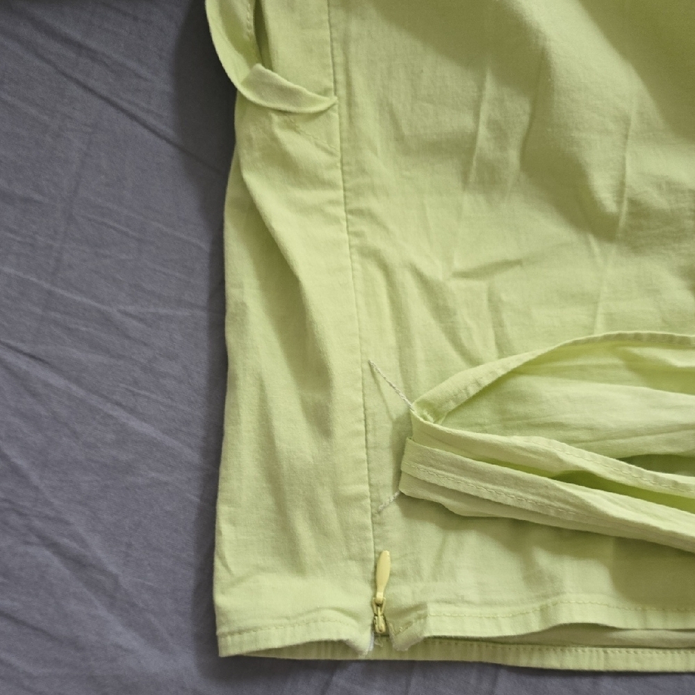 Bundle: DO+BE Light Green Puff Sleeve Blouse & IRIS Blk Puff Short Sleeve Top - Picture 5 of 9